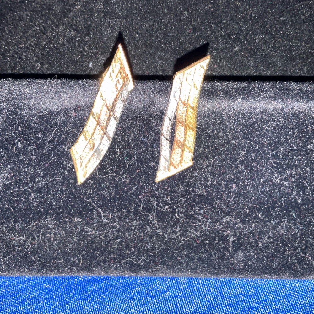 14 kt tri gold vintage earrings